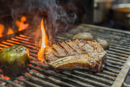 Commensali extra che scelgono alla carta (paga 3€ a testa di deposito)